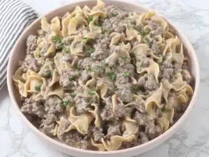 30-minute-beef-stroganoff-serving-plate