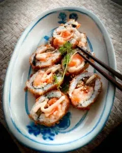 Crispy Spicy Salmon Sushi Rolls