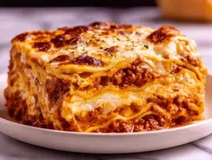 easy-lasagna-recipe-serving-plate