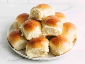 soft-dinner-rolls-recipe-serving-plate