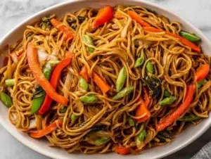 vegetable-lo-mein-serving-plate